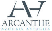 Arcanthe Avocats Associés : Expertise Juridique et Conseil Logo Arcanthe Avocats Associés avec monogramme AH stylisé en gris anthracite et bleu ciel.